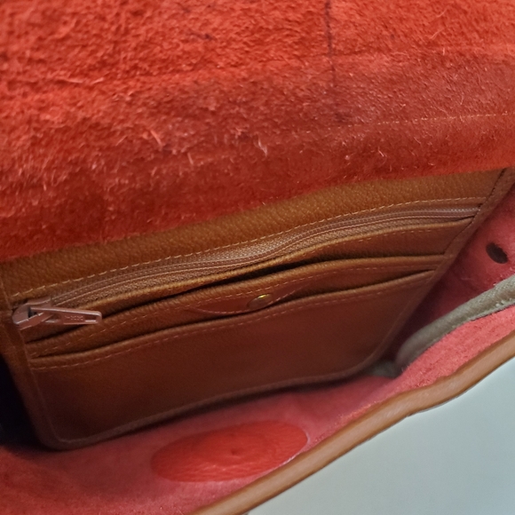 Dooney & Bourke - Vintage square carrier top handle crossbody purse in Rare red - Picture 8 of 11